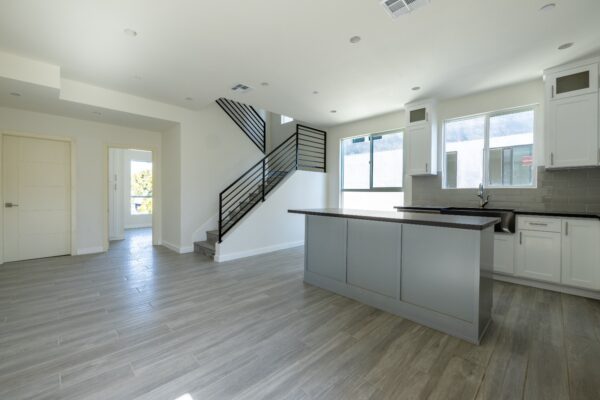 1132 - Image 3