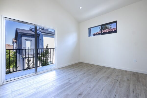1133 Unit C - Image 3