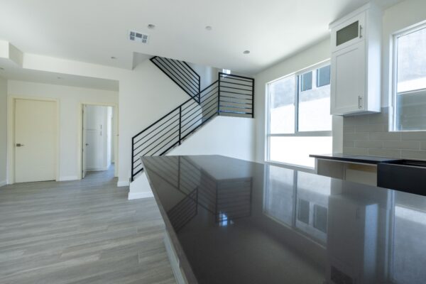 1128 1/2 - Image 6
